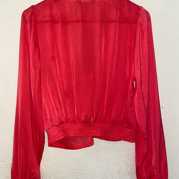EXPRESS Red Tie Front Cropped Blouse (S) - Picture 2 of 6